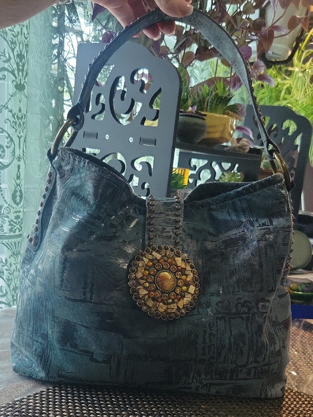 Ohh! Ashley Bag 1980 Artisan-Vintage. Leather, Ornate Jeweled Medallion